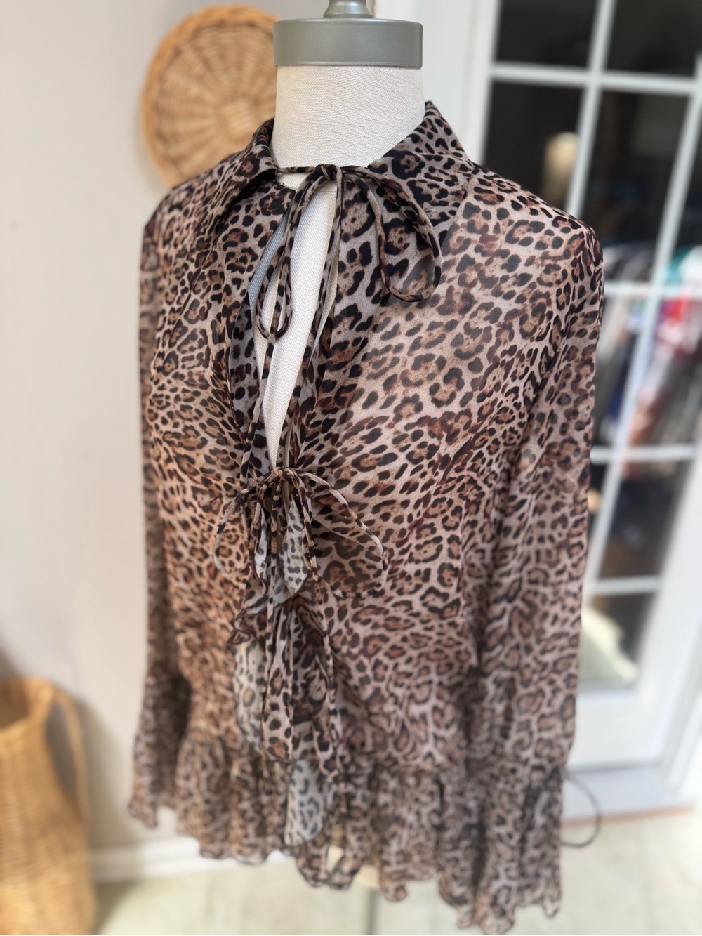 NWT Zara Leopard Print Sheer Ruffle Tie Front Blouse Bell Sleeve Top Brown L - Picture 3 of 9